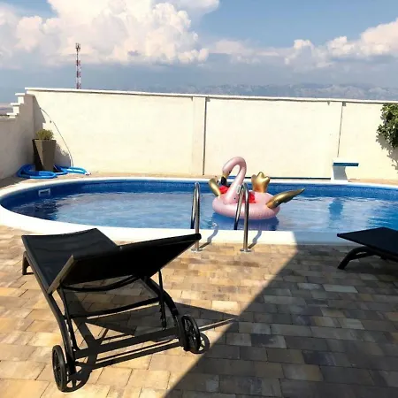 Matej With Pool Apartman Povljana