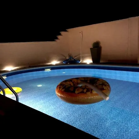 Lägenhet Matej With Pool