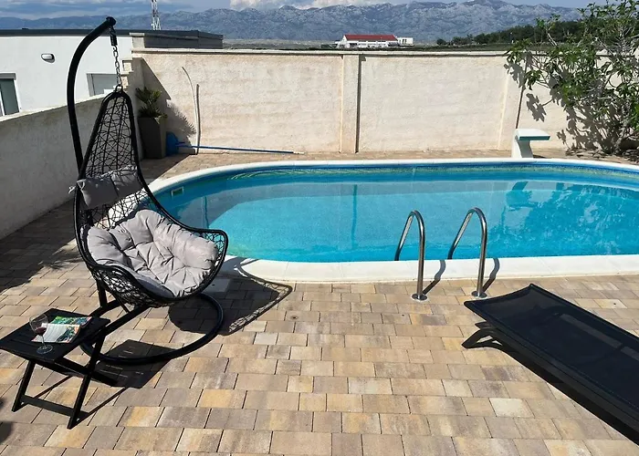 Apartment Matej With Pool