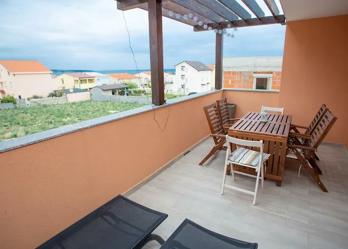 Apartment Matej With Pool